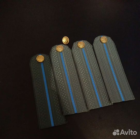 Погоны с пуговицами