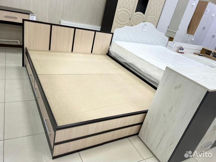 Кровать двухспальная