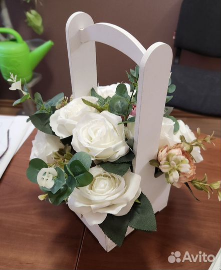 Цветы в деревянном кашпо Искусственные