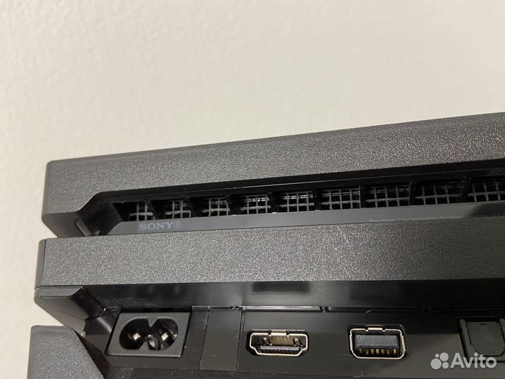 Sony PS4 PRO 1TB CUH-7208B