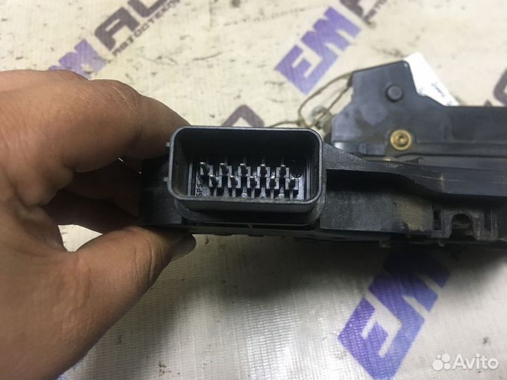 Замок двери передней правой Форд Фокус 2 купе