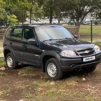 Chevrolet Niva 1.7 MT, 2017, 73 000 км, с пробегом, цена 796 000 руб.