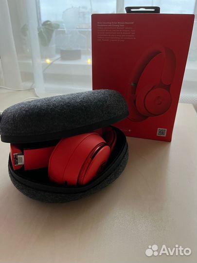 Наушники Beats Solo Pro Red