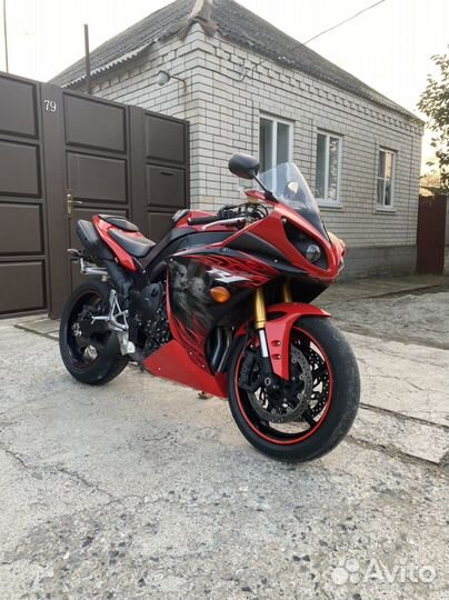 Yamaha YZF R-1
