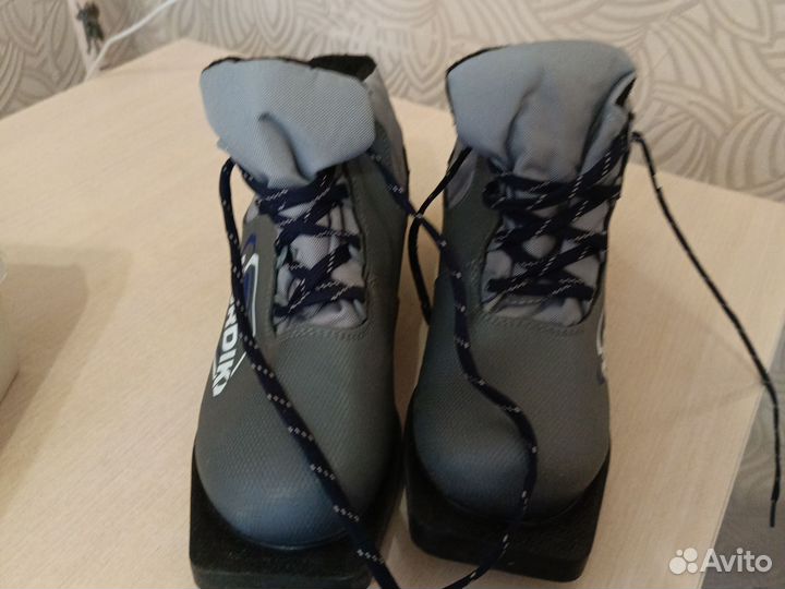 Лыжные ботинки