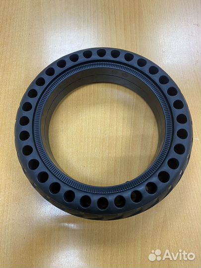 Покрышка 8 1/2х2 литая