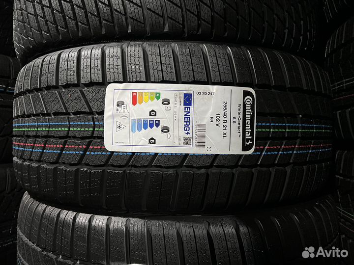 Continental WinterContact 8S 255/40 R21 и 265/40 R21 104V