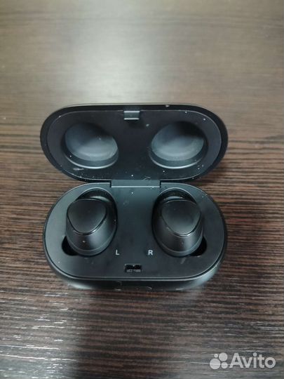 Беспроводные наушники samsung gear iconx