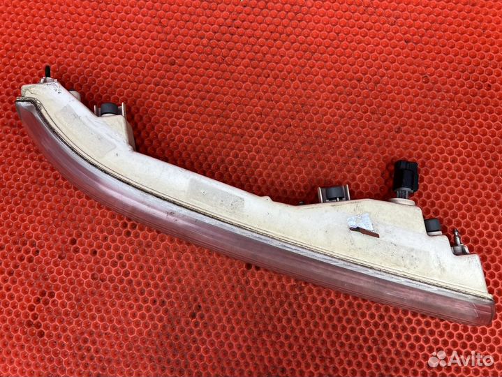 Поворотник левый Hyundai 923013B700