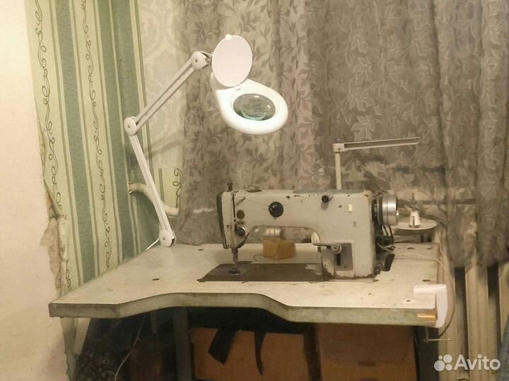 Швейная машина промышленная в робочем состоянии