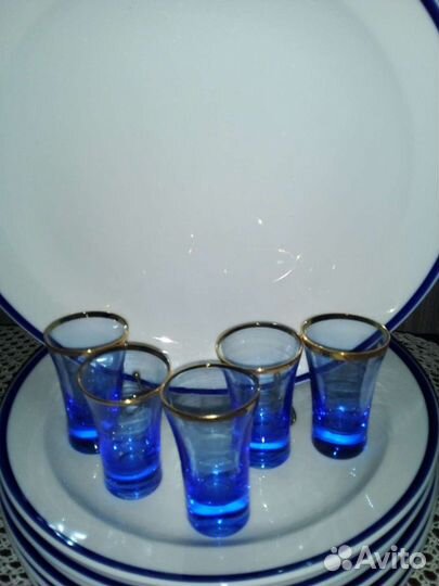 Тарелки Чехословакия, рюмки цветное стекло,винтаж