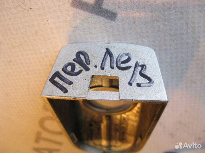 Накладка ручки наружной передняя левая Ford Kuga