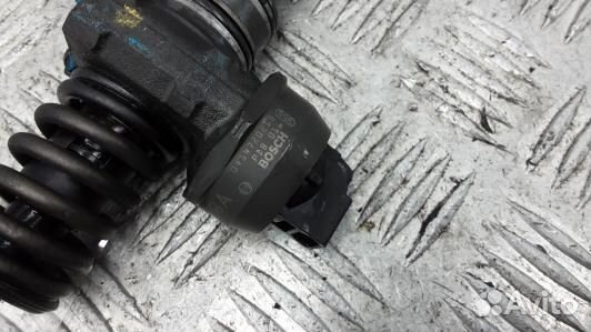 Форсунка дизельная volkswagen passat B6 (9DN23AL03