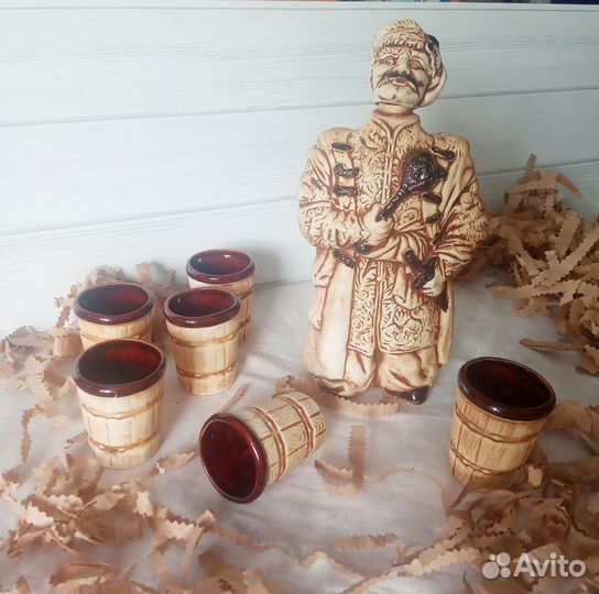 Графин с рюмками статуэтка