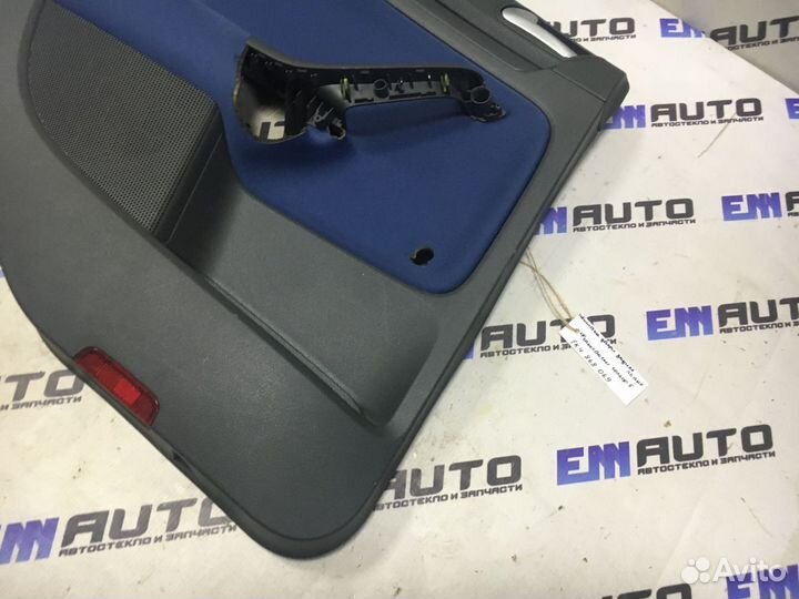 Обшивка двери задней левой Фольксваген Гольф 5