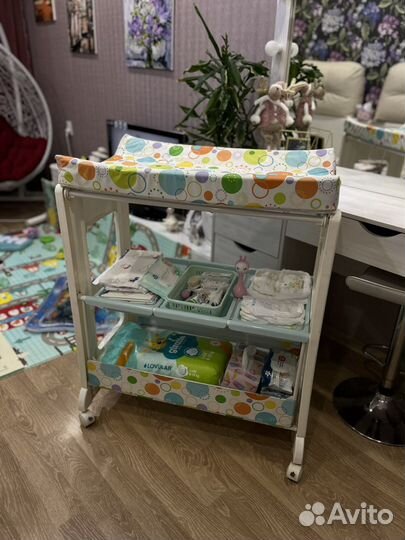 Столик для пеленания с подставкой для ванночки