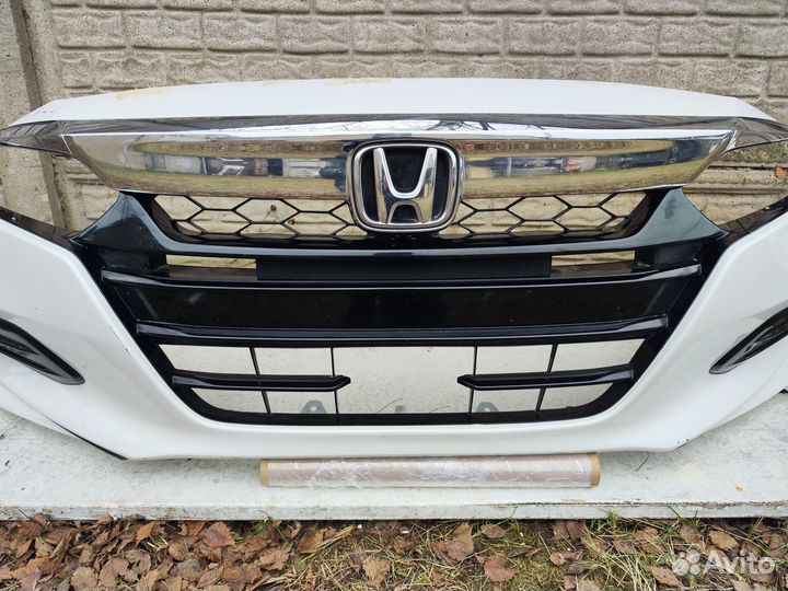 Бампер передний Honda Accord 10 touring