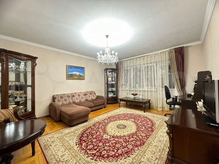 2-к. квартира, 80 м², 5/6 эт.