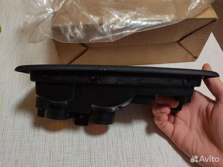 Фонарь в задний бампер правый pajero 2