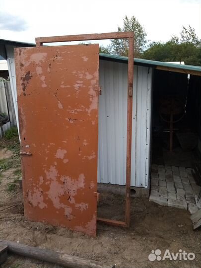 Металлическая дверь бу