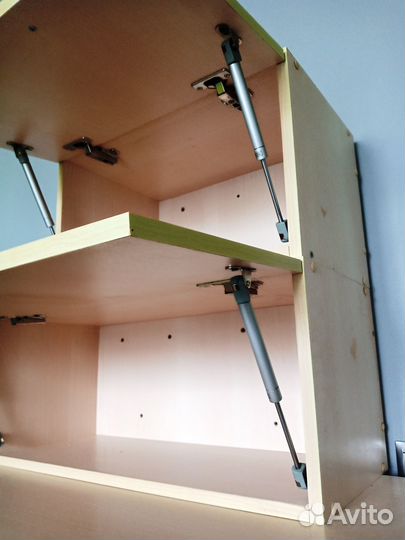 Шкафчик навесной