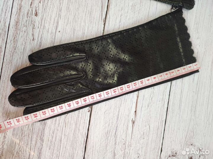 Женские перчатки на шёлке из натуральной кожи