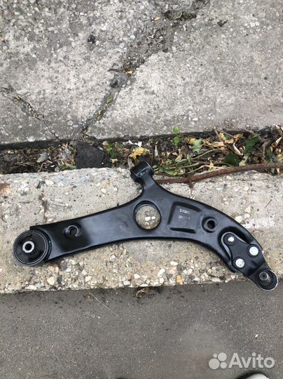 Рычаг передний нижний правый