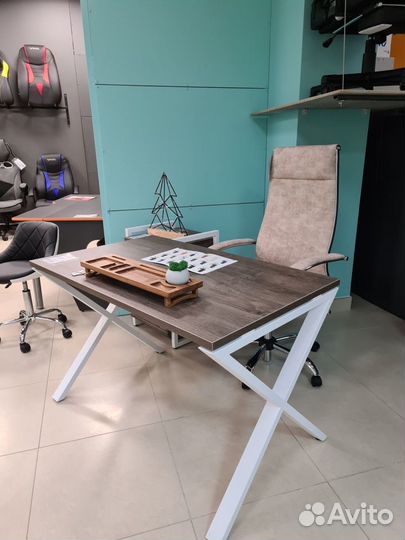 Стол компьютерный в стиле лофт