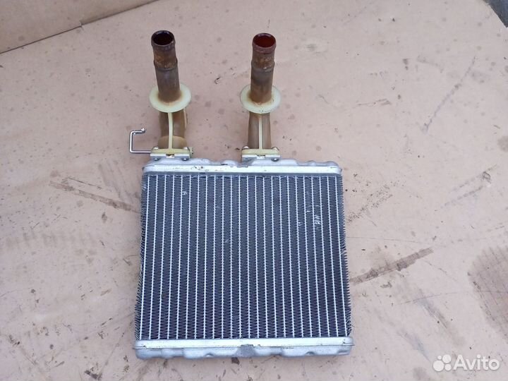 Радиатор печки Nissan Bluebird U14