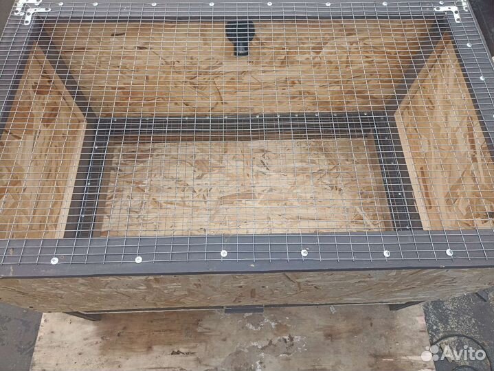 Гнезда для кур с яйцесборником