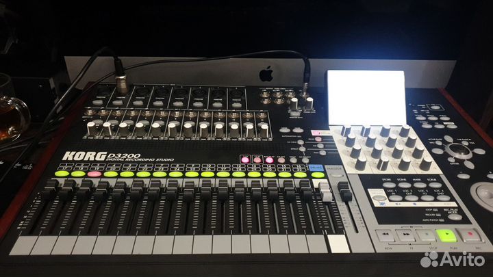 Korg D3200 цифровая студия звукозаписи
