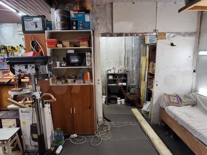 Гараж, > 30 м²