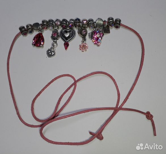 Украшение на шею розовое