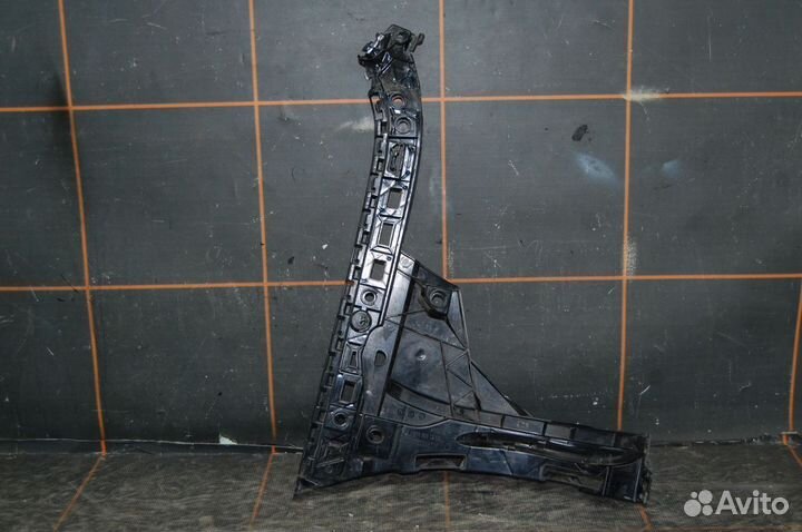 Кронштейн бампера заднего правый - Mercedes W213