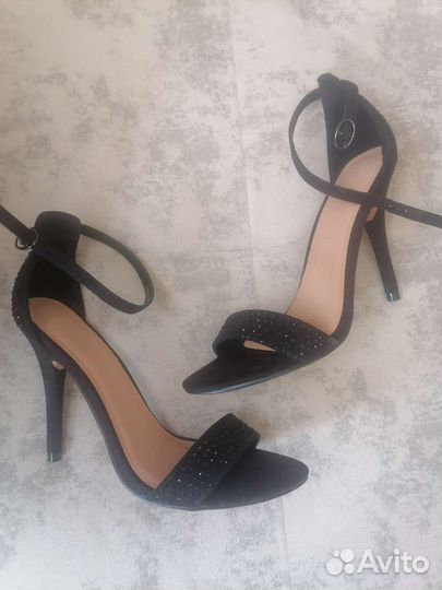 Босоножки 39