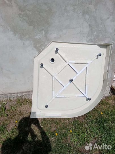 Душевой поддон, унитаз, бачок