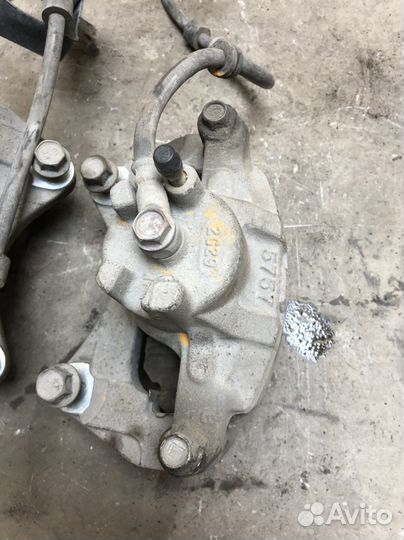 Суппорта передние асх аутлендер 3 мицубиси