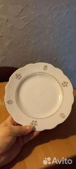 Фарфоровые тарелки 