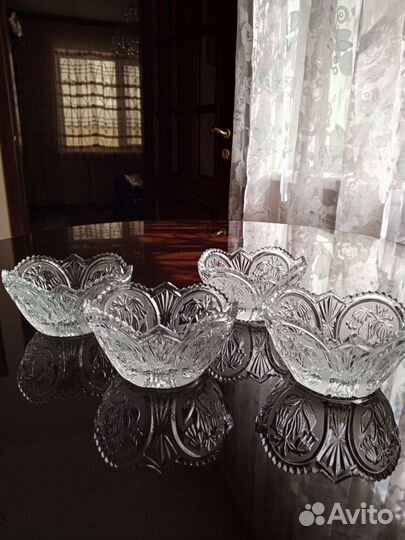 Вазочки хрустальные 4 штуки