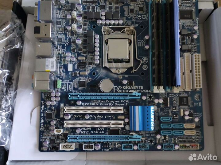 Материнская плата с процессором и памятью