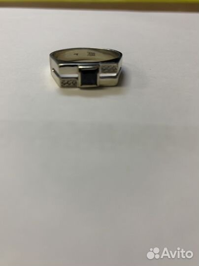 Мужской золотой перстень