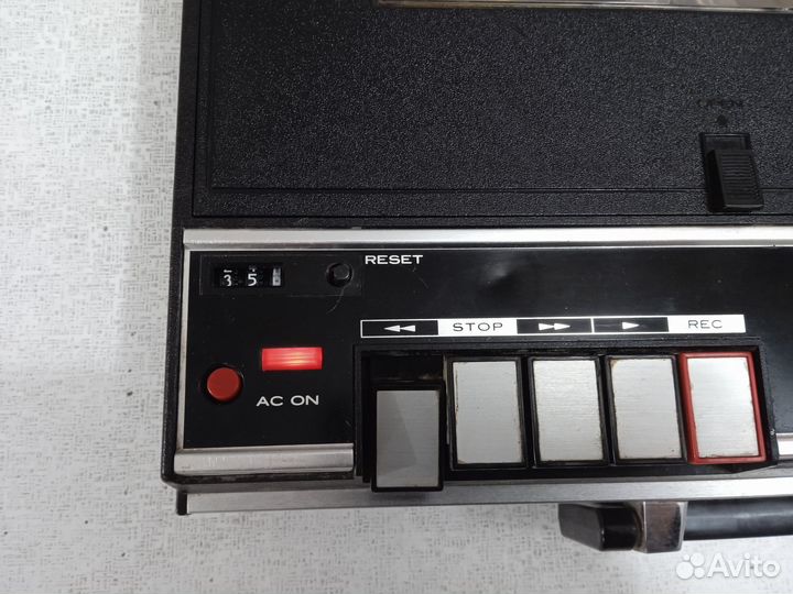 Магнитофон катушечный из 70х годов