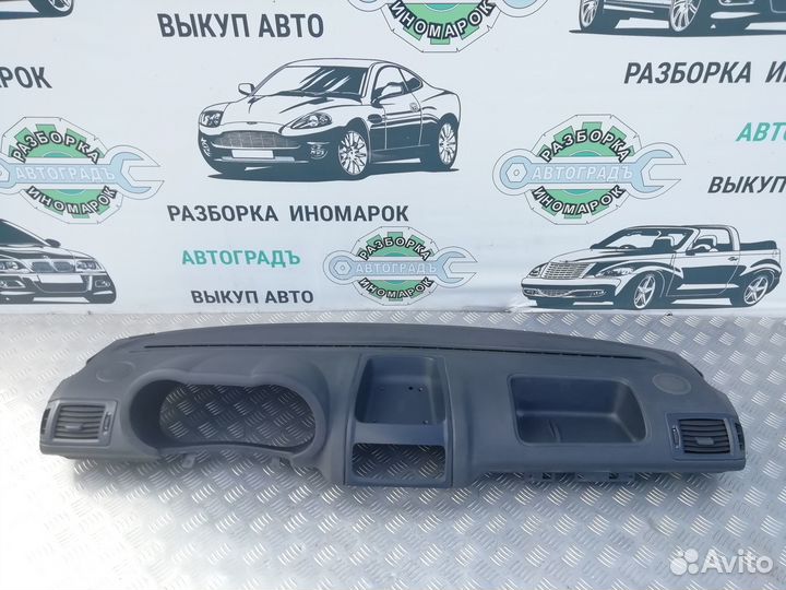 Накладка торпедо верхняя Renault Symbol 2006г