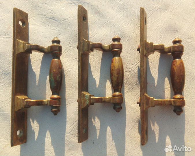 Старинные оконные ручки