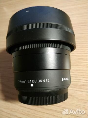 Объектив Sigma 30 мм f1.4 DC DN для Fuji с блендой