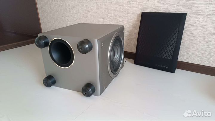 Сабвуфер jbl