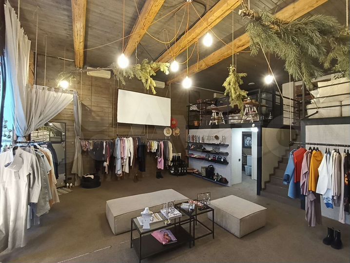 3-к. квартира, 102 м², 1/3 эт.