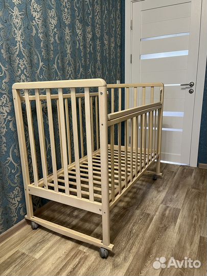 Кроватка детская