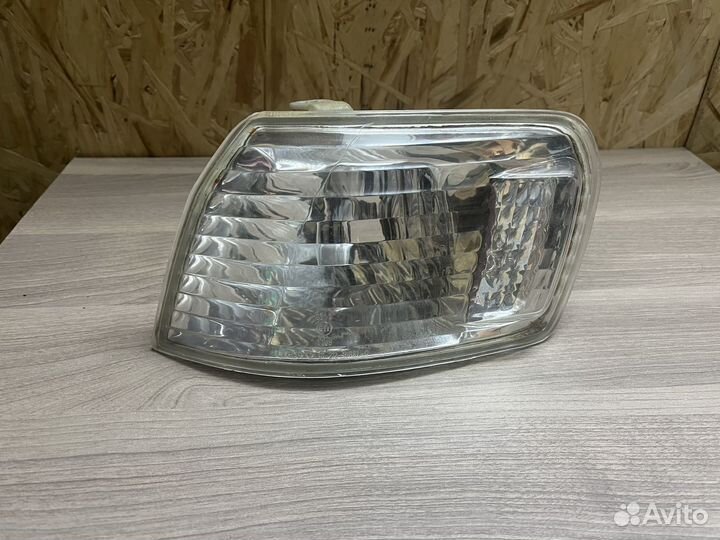 Габарит Toyota Corolla (E110) 97-01 (Слева)