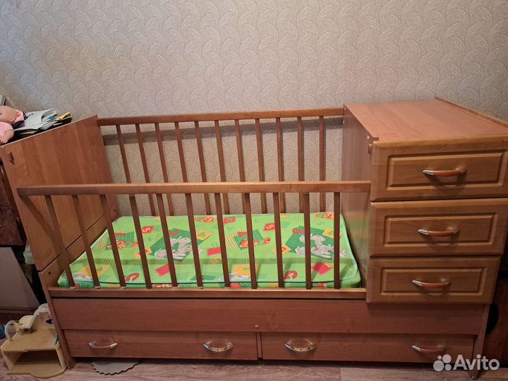 Детская кроватка